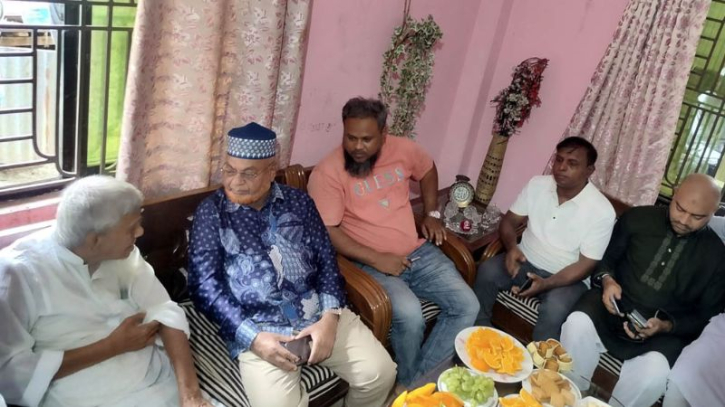 অসুস্থ বিএনপি নেতা আবু সাইদের খোঁজখবর নিলেন গিয়াসউদ্দিন অসুস্থ বিএনপি নেতা আবু সাইদের খোঁজখবর নিলেন গিয়াসউদ্দিন