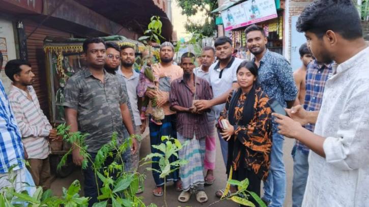গ্রীন অ্যান্ড ক্লিন নারায়ণগঞ্জ কর্মসূচিতে ফতুল্লার এনসিপি নেতারা গ্রীন অ্যান্ড ক্লিন নারায়ণগঞ্জ কর্মসূচিতে ফতুল্লার এনসিপি নেতারা