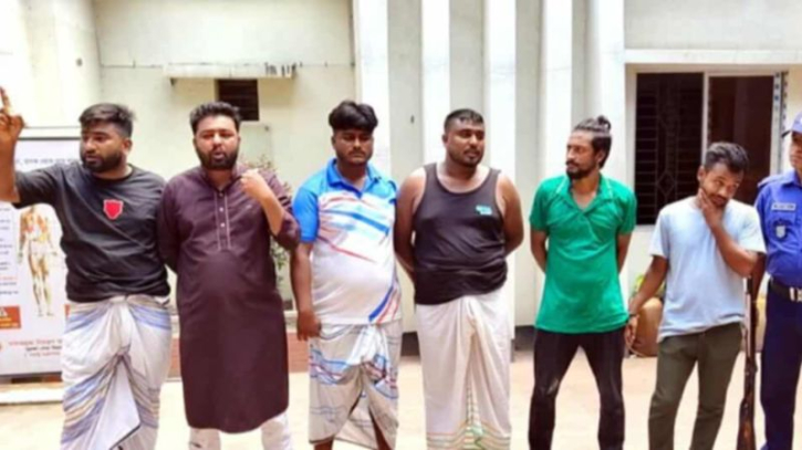 ’গণধর্ষণের পর হত্যা’ মামলার সাক্ষী অপহরণ, ছয়জন গ্রেপ্তার ’গণধর্ষণের পর হত্যা’ মামলার সাক্ষী অপহরণ, ছয়জন গ্রেপ্তার