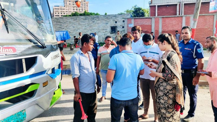 সোনারগাঁয়ে শব্দদূষণবিরোধী অভিযানে ৪ যানবাহনকে জরিমানা সোনারগাঁয়ে শব্দদূষণবিরোধী অভিযানে ৪ যানবাহনকে জরিমানা