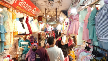 জমজমাট ঈদের কেনাকাটা, দাম বাড়ার অভিযোগ ক্রেতাদের