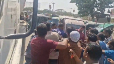রূপগঞ্জে সিএনজি চালকদের বিরুদ্ধে দুই পুলিশ সদস্যকে মারধরের অভিযোগ