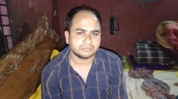 যৌন নিপীড়নের অভিযোগে পালক বাবা গ্রেপ্তার, বললেন ’শয়তান ভর করছিল’ যৌন নিপীড়নের অভিযোগে পালক বাবা গ্রেপ্তার, বললেন ’শয়তান ভর করছিল’