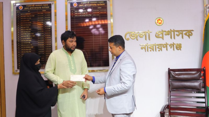 বৈষম্যবিরোধী আন্দোলনে আহত মাহাবুবের পাশে জেলা প্রশাসন বৈষম্যবিরোধী আন্দোলনে আহত মাহাবুবের পাশে জেলা প্রশাসন