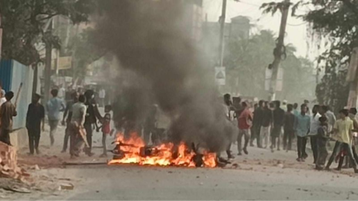 ছাত্রদলের উপর হামলার পর সিদ্ধিরগঞ্জ রণক্ষেত্র, আহত ১০ ছাত্রদলের উপর হামলার পর সিদ্ধিরগঞ্জ রণক্ষেত্র, আহত ১০