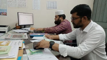 বিআরটিএ কার্যালয়ে দুদকের অভিযান, দালাল সন্দেহে একজন আটক
