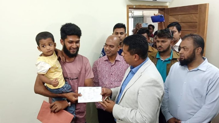 পাসপোর্ট অফিস হবে দালালমুক্ত: জেলা প্রশাসক পাসপোর্ট অফিস হবে দালালমুক্ত: জেলা প্রশাসক
