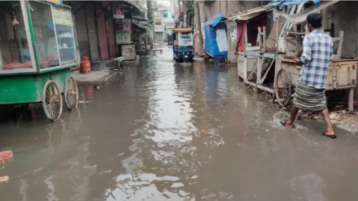 ফতুল্লার মুসলিমনগরে জলাবদ্ধতা, চরম ভোগান্তিতে স্থানীয়রা ফতুল্লার মুসলিমনগরে জলাবদ্ধতা, চরম ভোগান্তিতে স্থানীয়রা