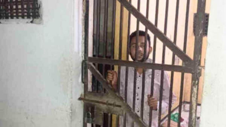 সোনারগাঁয়ে স্কুলছাত্রীকে ধর্ষণচেষ্টার অভিযোগে যুবক গ্রেপ্তার সোনারগাঁয়ে স্কুলছাত্রীকে ধর্ষণচেষ্টার অভিযোগে যুবক গ্রেপ্তার