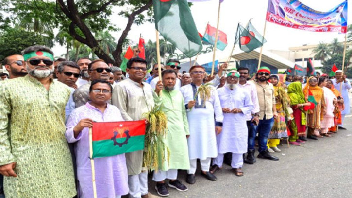 খালেদা জিয়াকে স্বাগত জানাতে ঢাকায় নারায়ণগঞ্জ বিএনপির শোডাউন খালেদা জিয়াকে স্বাগত জানাতে ঢাকায় নারায়ণগঞ্জ বিএনপির শোডাউন