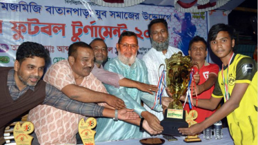 সিদ্ধিরগঞ্জে মিনিবার ফুটবল টুর্নামেন্টের পুরস্কার বিতরণ