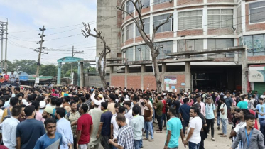 লারিজ ফ্যাশনে অসুস্থ শ্রমিককে ছুটি না দেওয়ায় মৃত্যুর অভিযোগ-অবরোধ