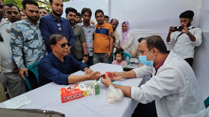 মাসুদুজ্জামানের উদ্যোগে শহরে দিনব্যাপী ফ্রি মেডিকেল ক্যাম্প
