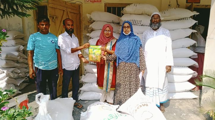 বন্দরে কৃষকদের বিনামূল্যে বীজ ও সার বিতরণ
