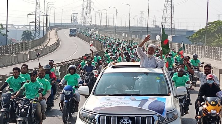 মাওলানা মইনুদ্দিন আহমাদের মোটরসাইকেল শোডাউন