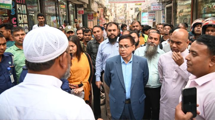 রাজউককে ঝুঁকিপূর্ণ ভবনের বিরুদ্ধে ব্যবস্থা নেয়ার আহ্বান ডিসির