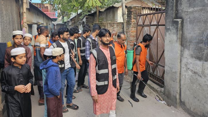 ডেঙ্গু প্রতিরোধে ও.পি.এ-এর স্বেচ্ছাসেবকদের ‘গ্রীন মিশন’ অভিযান
