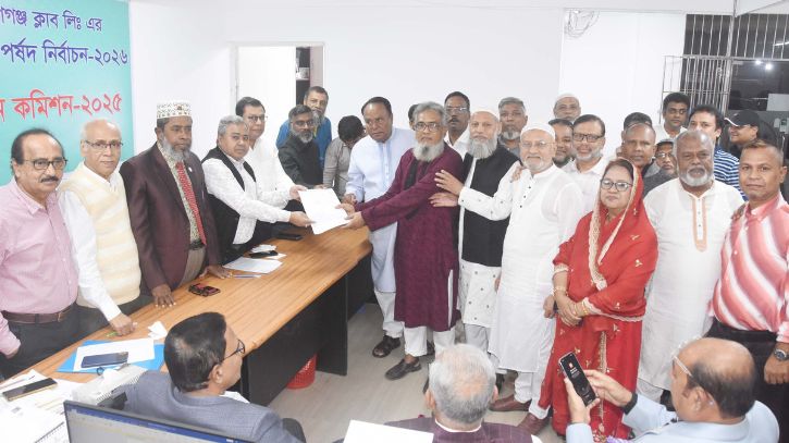 নারায়ণগঞ্জ ক্লাব নির্বাচনে সভাপতি পদে বদুর মনোনয়নপত্র জমা