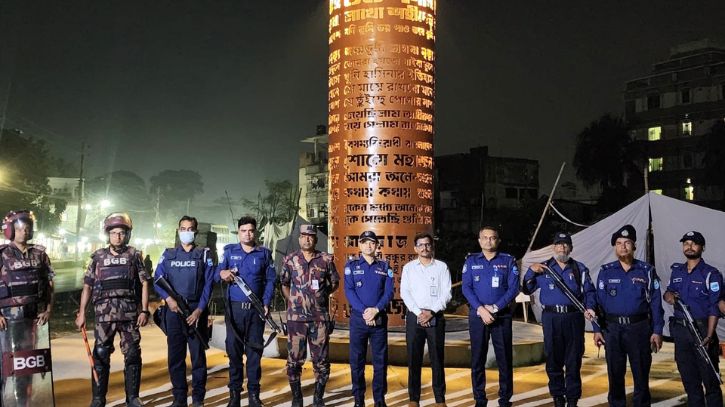 সাধারণ মানুষের নিরাপত্তায় জেলাজুড়ে যৌথ বাহিনীর টহল