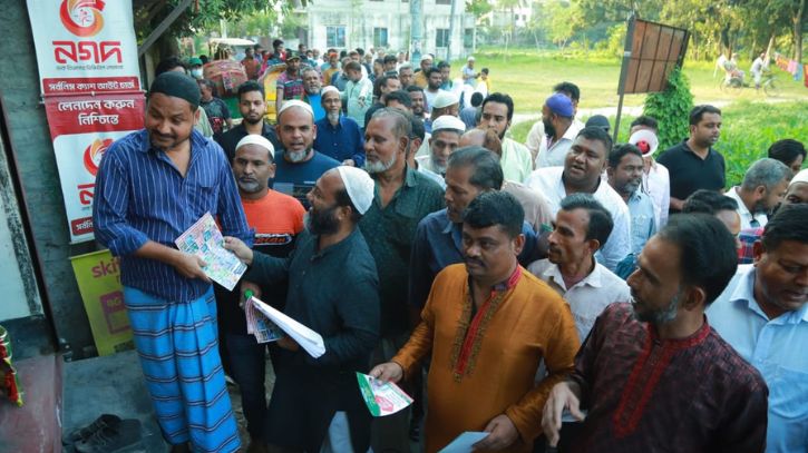 বন্দরে মাসুদুজ্জামানের পক্ষে ৩১ দফার লিফলেট বিতরণ ও গণসংযোগ