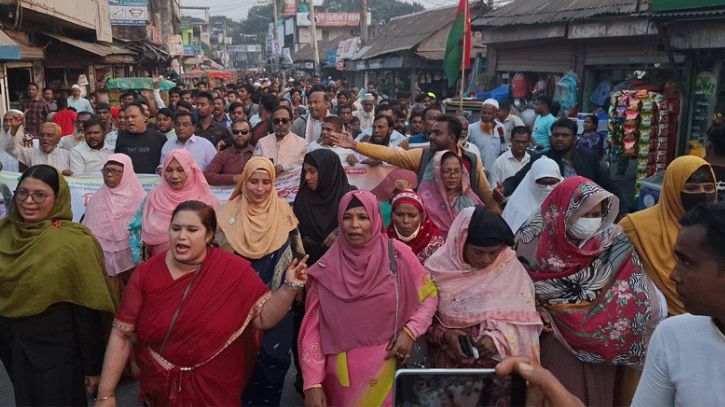 আড়াইহাজারে আজাদের মনোনয়ন বাতিলের দাবিতে বিক্ষোভ