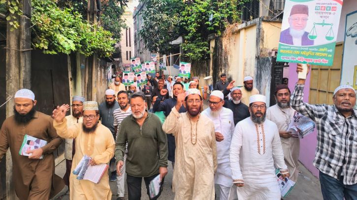 মাওলানা মঈনুদ্দিন আহমাদের পক্ষে খানপুরে গণসংযোগ