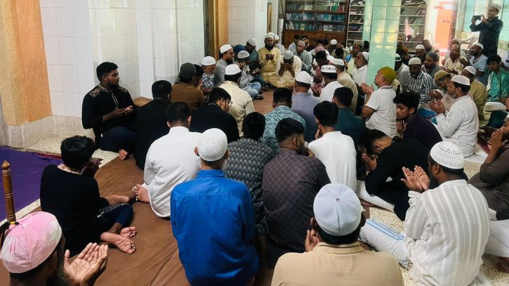 খালেদা জিয়ার সুস্থতা কামনায় মাসুদুজ্জামানের উদ্যোগে দোয়া মাহফিল