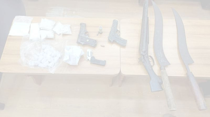 চনপাড়ায় যৌথ অভিযানে অস্ত্র ও মাদক উদ্ধার, আটক ১