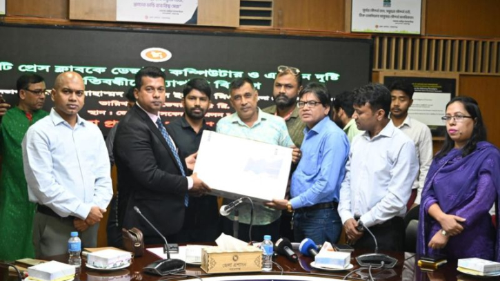 নতুন চিন্তা ও পরিকল্পনা নিয়েই এগোতে হবে যুবকদের: জেলা প্রশাসক