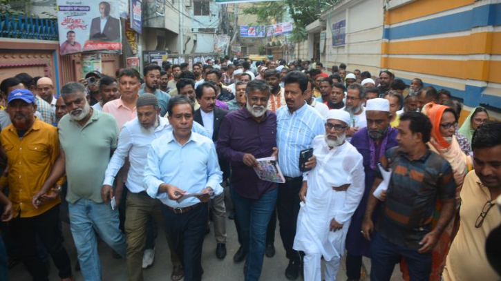 খোরশেদকে সঙ্গে নিয়ে মাসুদুজ্জামানের গণসংযোগ