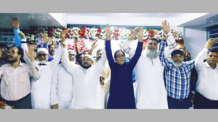 বিভক্ত বিএনপিকে ঐক্যবদ্ধ করলেন মাসুদুজ্জামান