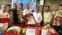 দুর্গাপূজা উপলক্ষে সিদ্ধিরগঞ্জে উপহার সামগ্রী বিতরণ