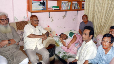 অসুস্থ যুবদল নেতা সাগর প্রধানকে দেখতে গেলেন গিয়াসউদ্দিন