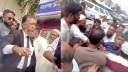 ট্যাক্সি স্ট্যান্ডে টিপুর উপস্থিতিতে দুইপক্ষের হাতাহাতি ট্যাক্সি স্ট্যান্ডে টিপুর উপস্থিতিতে দুইপক্ষের হাতাহাতি