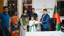 ক্ষুদে কারাতেদের পাশে জেলা প্রশাসক জাহিদুল ইসলাম মিঞা