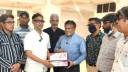 ৩০০ শয্যা হাসপাতালে ডেঙ্গু কিট প্রদান করলেন মামুন মাহমুদ ৩০০ শয্যা হাসপাতালে ডেঙ্গু কিট প্রদান করলেন মামুন মাহমুদ
