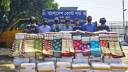 ফতুল্লায় ৮৫ লাখ টাকার ভারতীয় শাড়িসহ দুই পাচারকারী আটক