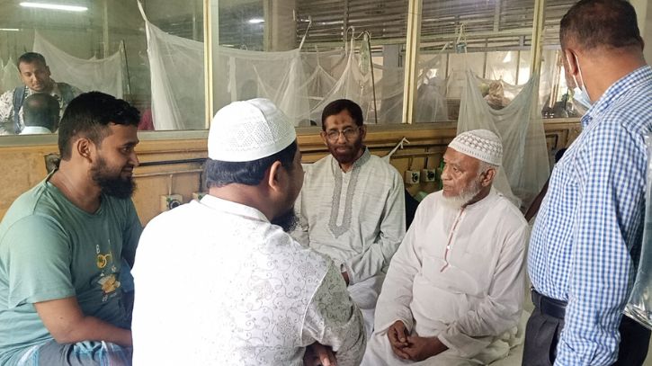 ডেঙ্গু আক্রান্তদের পাশে জামায়াত ডেঙ্গু আক্রান্তদের পাশে জামায়াত