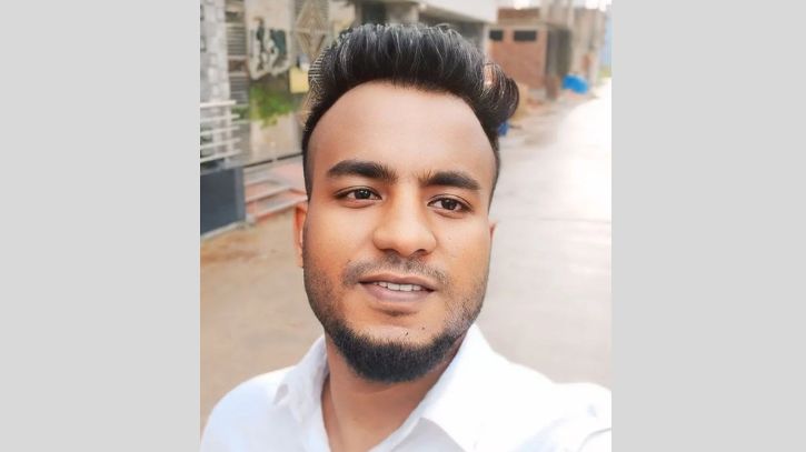 শীর্ষ সন্ত্রাসী সাহেব আলীর সহযোগী বিদেশি পিস্তলসহ গ্রেফতার শীর্ষ সন্ত্রাসী সাহেব আলীর সহযোগী বিদেশি পিস্তলসহ গ্রেফতার