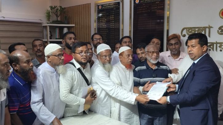 সমগ্র কুতুবপুরকে নাসিকে অন্তর্ভুক্ত করার দাবিতে ডিসিকে স্মারকলিপি