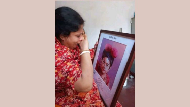 ‘আমারে কেউ কয় না, মা আমার চুড়ি লাগবো’