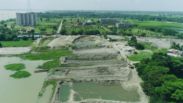 আড়াইহাজারে ২৩ একর জমি উদ্ধার করলেন ডিসি