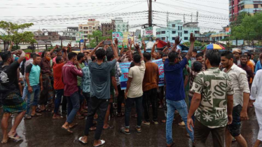 শহরে ঢোকার দাবি ইজিবাইক চালকদের