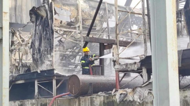 ২ ঘণ্টার চেষ্টায় নিভলো রূপগঞ্জে ভোজ্যতেল কারখানার আগুন