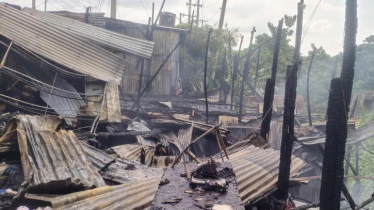 বন্দরে বৈদ্যুতিক শর্ট সার্কিটে অগ্নিকাণ্ড, তিন দোকান ভস্মীভূত