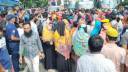 সোনারগাঁয়ে মিলাদুন্নবীর ছুটির দাবিতে শ্রমিকদের সড়ক অবরোধ