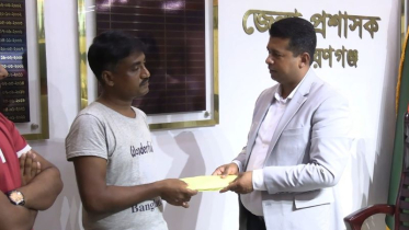 সিদ্ধিরগঞ্জে অগ্নিকাণ্ডে নিহত ও আহত পরিবারকে ডিসির অনুদান