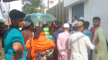 ছাঁটাইয়ের প্রতিবাদে বিকেএমইএ’র সামনে শ্রমিক বিক্ষোভ