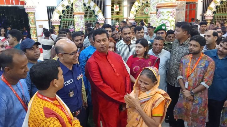 সোনারগাঁয়ে পূজা মণ্ডপে ডিসি-এসপি, নিরাপত্তা জোরদার