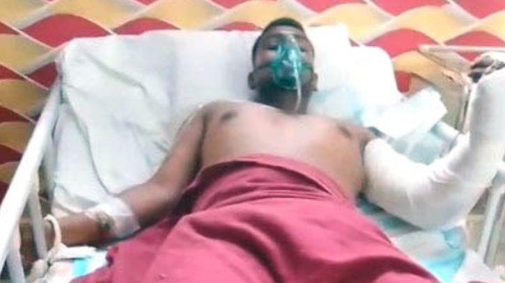 বন্দরে গ্যারেজে ভাঙচুর চালিয়ে মোটরসাইকেল ও অটোগাড়ি লুট, আহত ৪